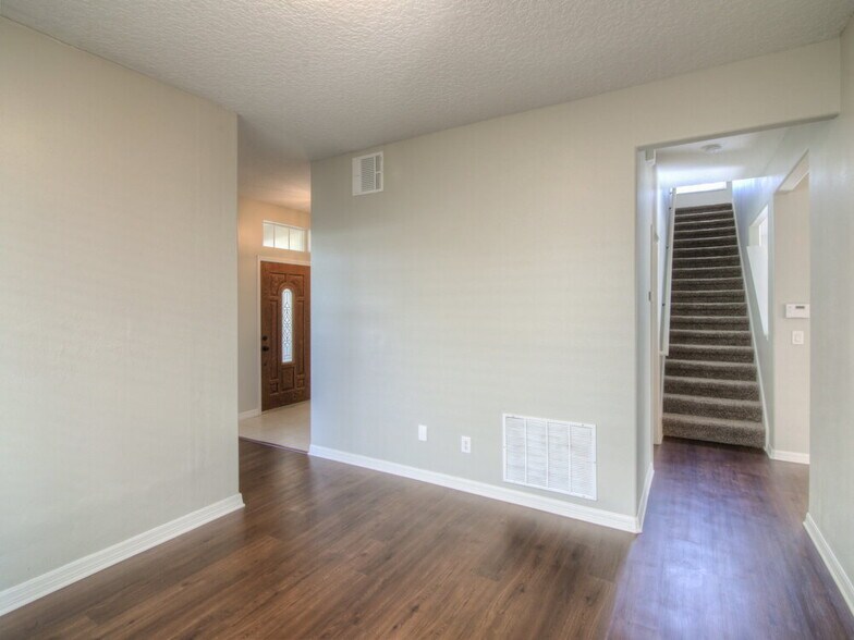Building Photo - 3813 Pyrite Dr
