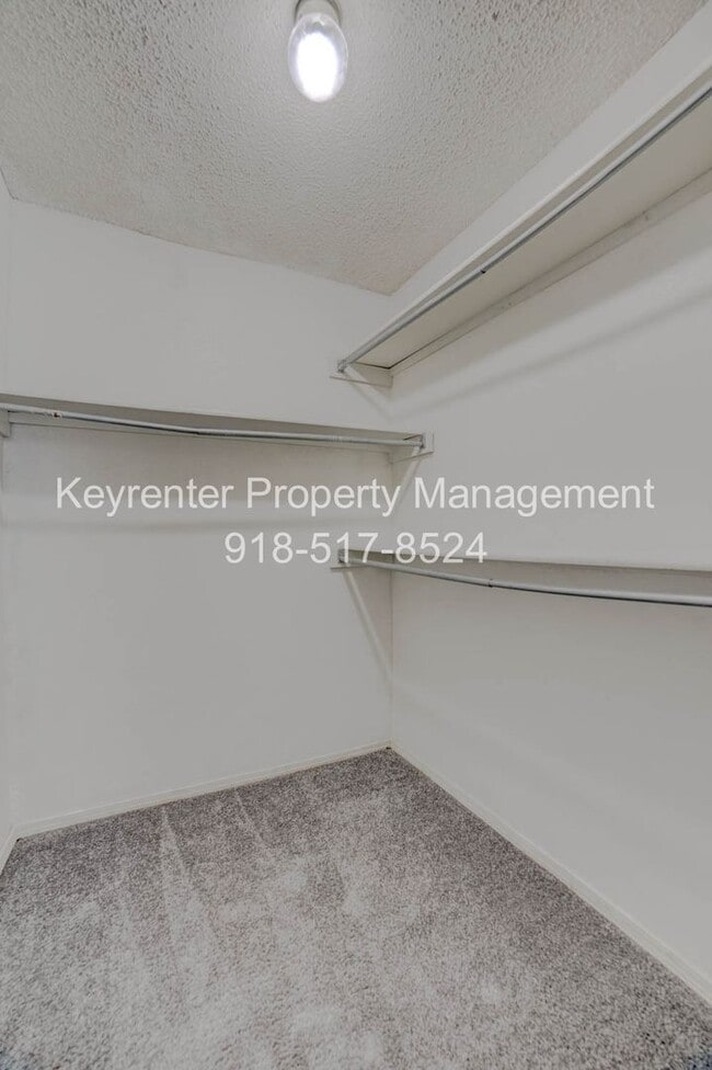 Building Photo - Beautiful 3 Bedroom, 2.5 Bath Condo in Canterbury!