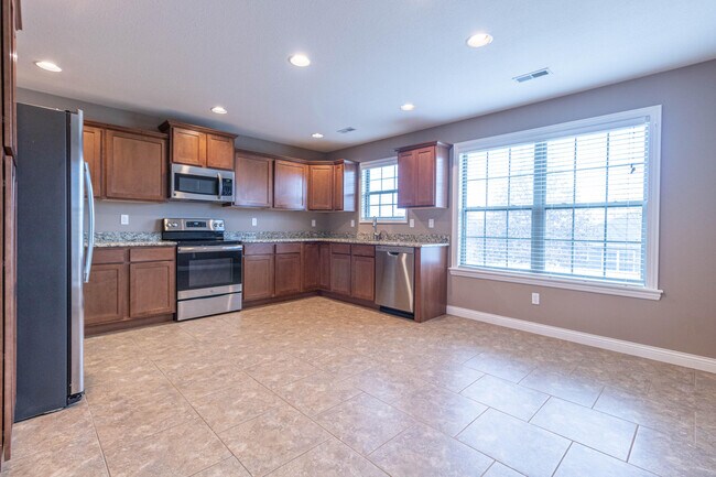 Building Photo - 2705 Iron Gate Dr