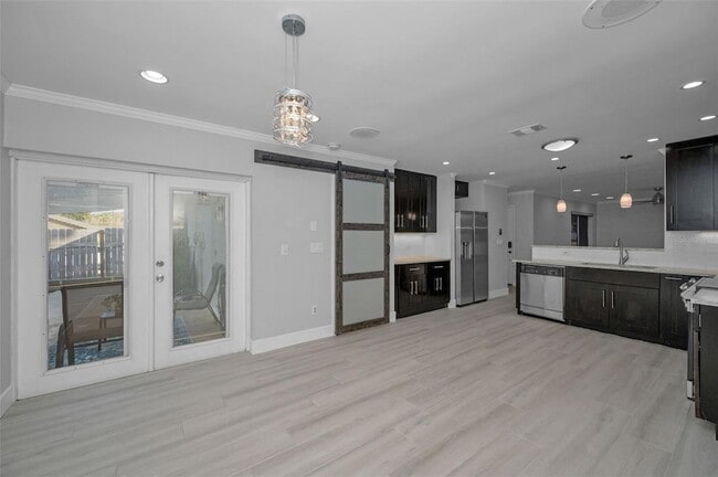 Building Photo - 1502 Cottonwood Terrace