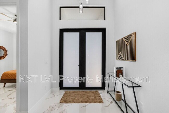 Building Photo - 1925 SW 3rd Terrace