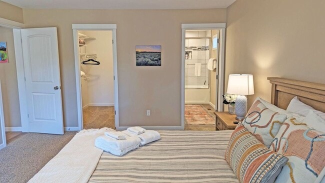 Building Photo - Beautiful Home with Modern Comforts