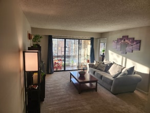 Building Photo - 10210 Bushman Dr