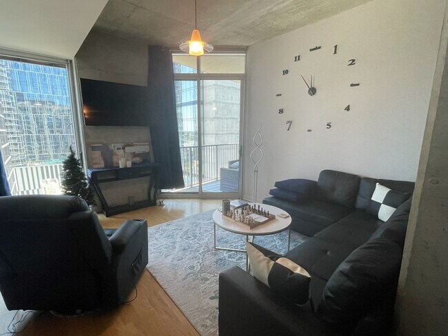Living Area - 301 Demonbreun St