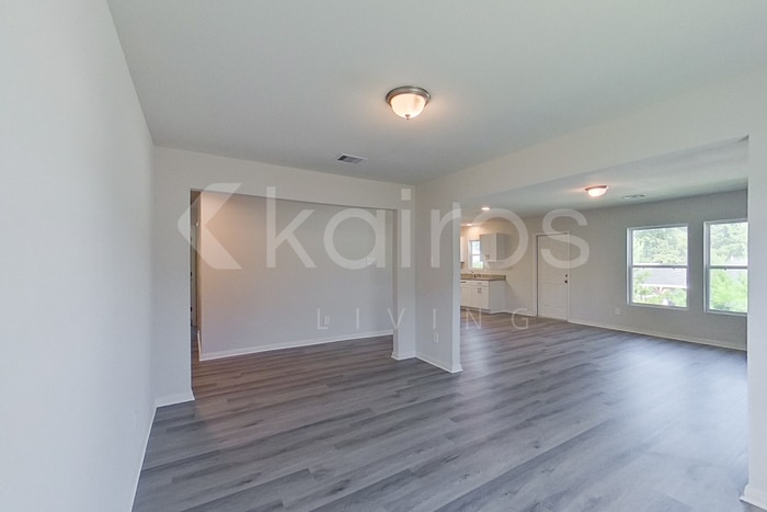 Building Photo - 236 Bluebonnet