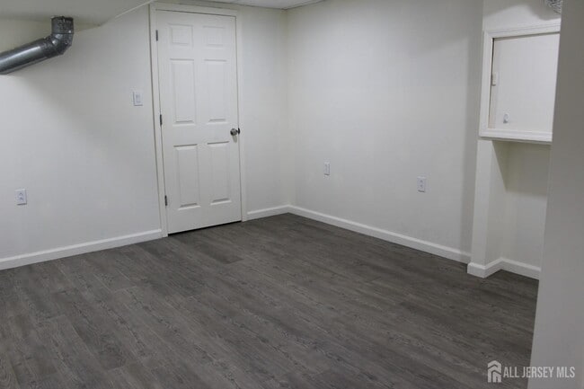 Building Photo - 157 Westgate Dr