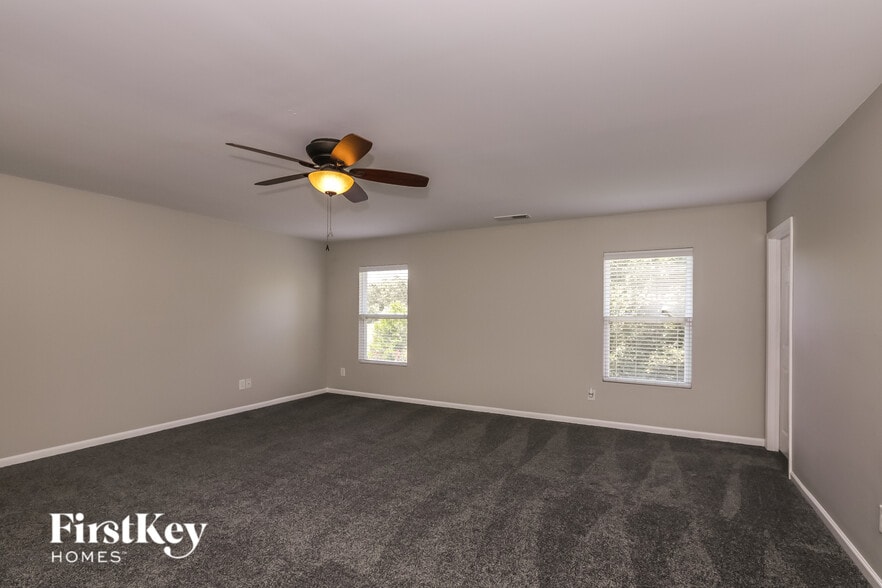 Building Photo - 7347 Lamplighter Close Dr