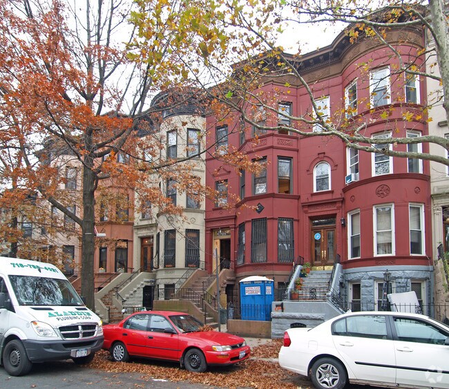 Primary Photo - 400 Sterling Pl