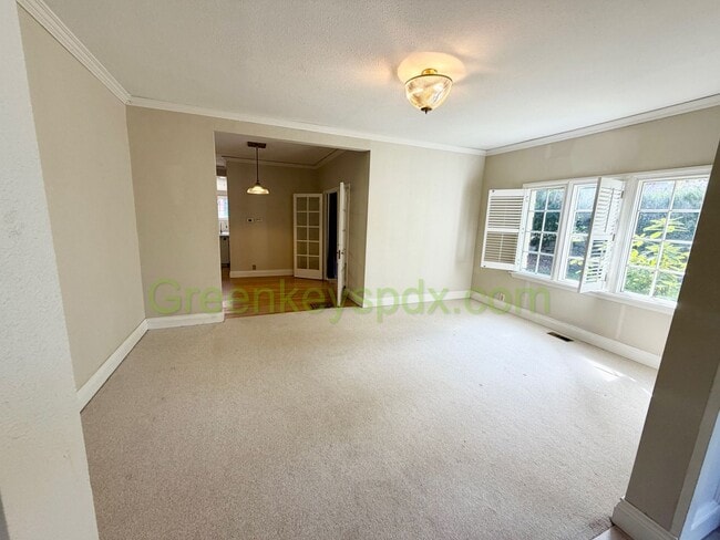 Building Photo - 10197-1136