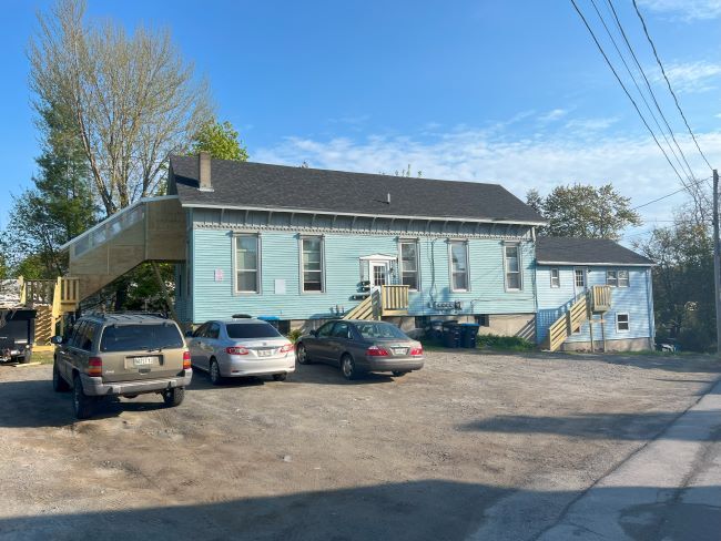 Building Photo - 2 School St