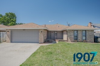 Building Photo - 1433 SW 93rd St