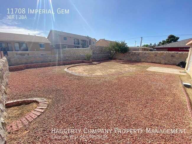 Building Photo - East El Paso 3 bed 2 bath