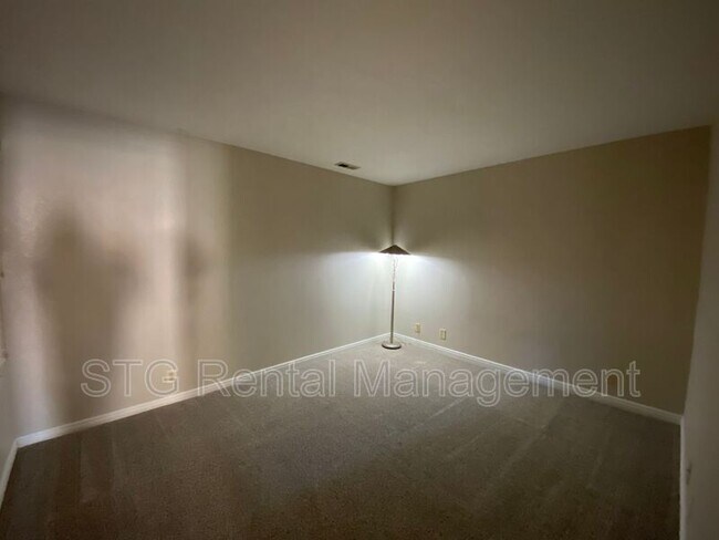 Building Photo - 2050 S 1400 E
