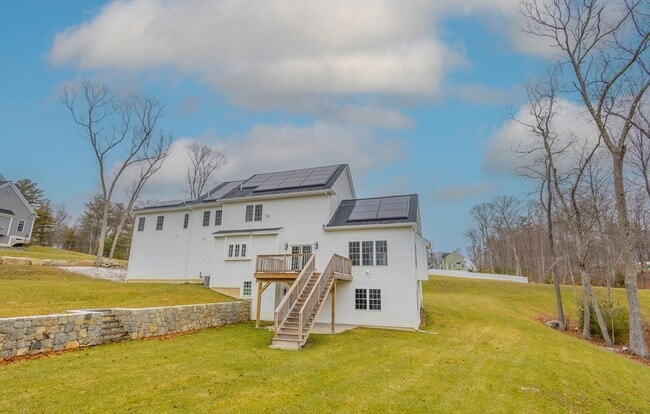 Building Photo - 18 Locust Hill Dr