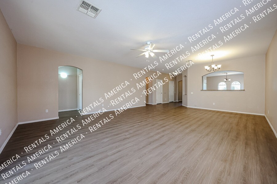 Building Photo - 876 E Riviera Pl