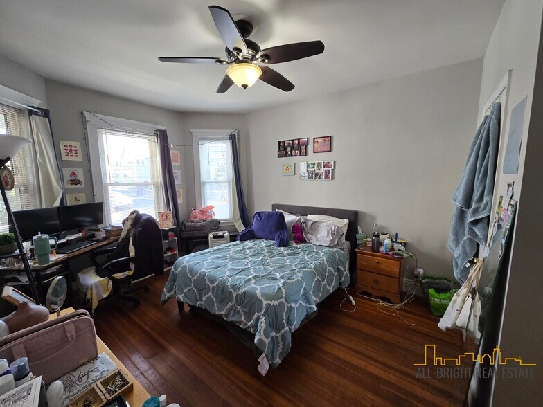 Building Photo - 317 Summit Ave