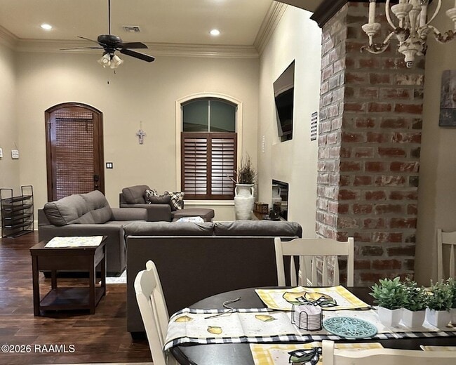 Building Photo - 330 Dunvegan Ct