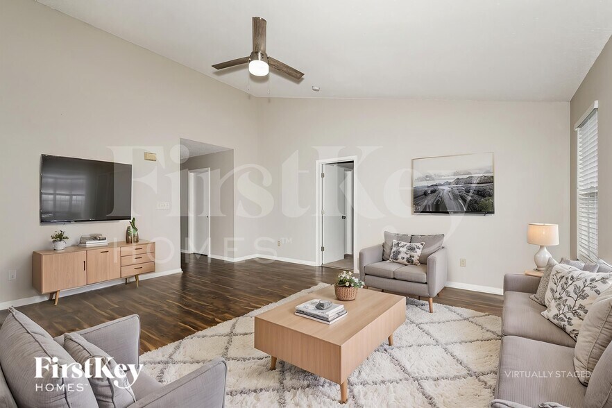 Building Photo - 9762 Trail Dr