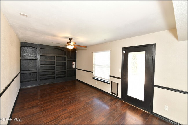 Building Photo - 7065 Falling Leaf Cir