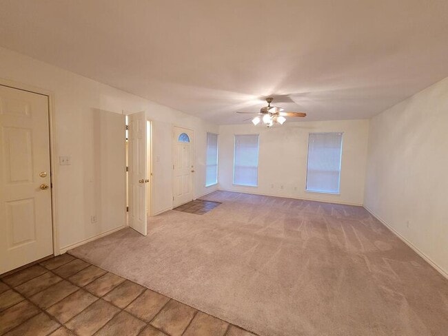 Building Photo - 640 Canada St