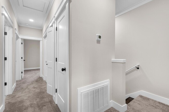 Building Photo - 2 2nd St