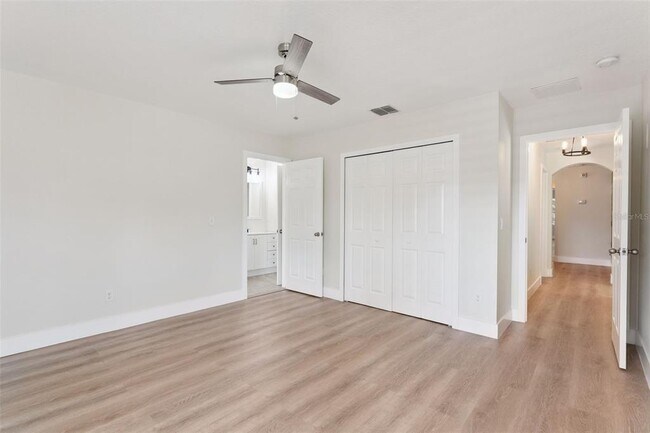 Building Photo - 6615 Helmsley Cir