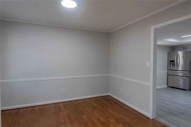 Building Photo - 3599 Lower Roswell Rd