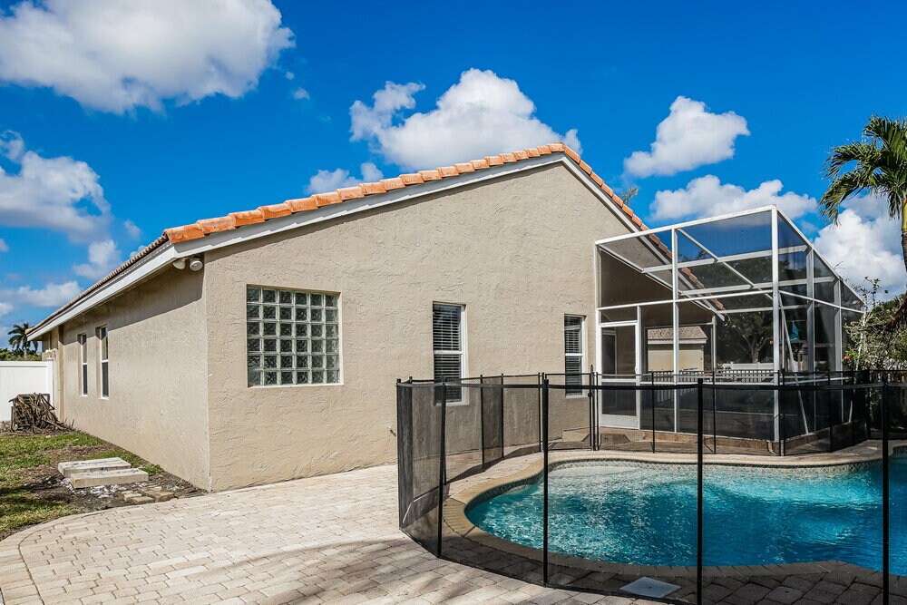 Building Photo - 18200 SW 6th St