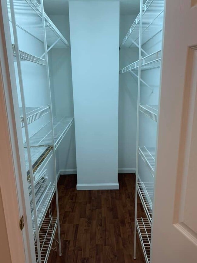 Building Photo - 104 Autumn Pine Ct