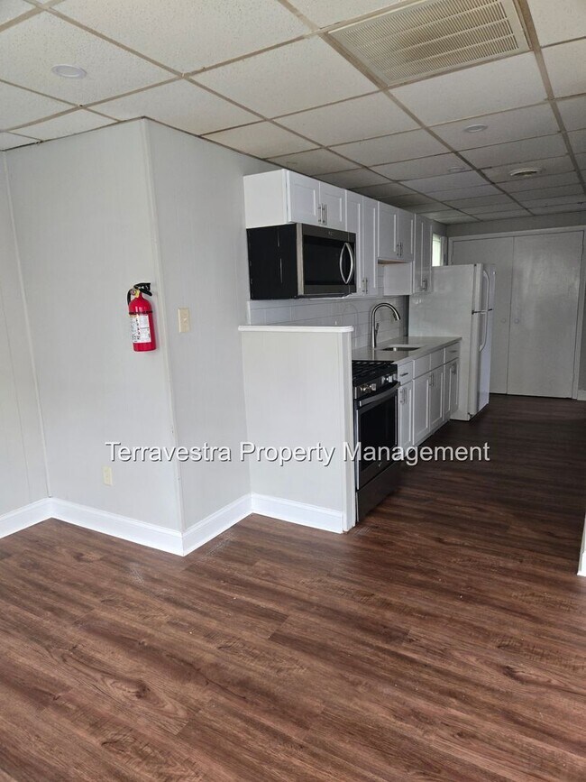 Building Photo - 131 N High St