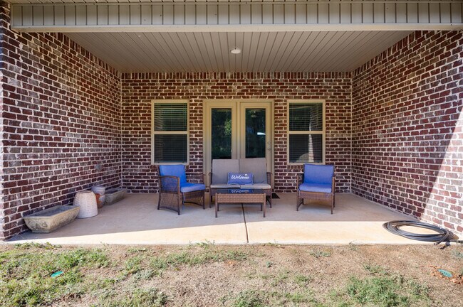 Building Photo - 157 High Leaf Dr