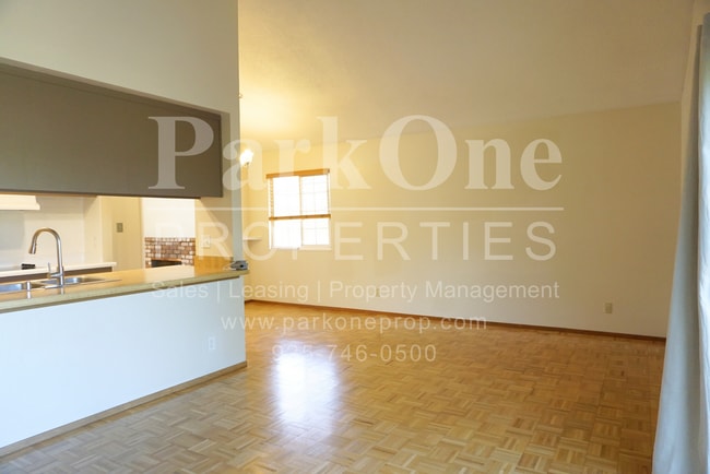 Building Photo - Beautiful 4-Bedroom Single Family Home with Spacious Yard | Great Location