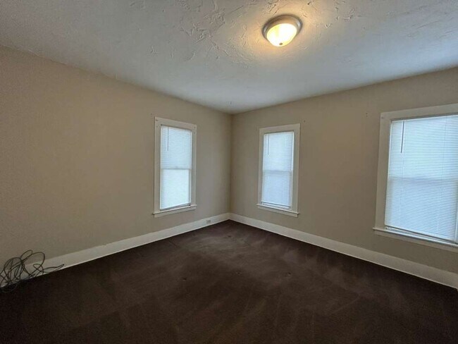 Building Photo - 349-351 Courtland St, Painesville, OH 44077