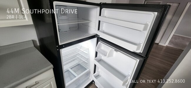 Building Photo - 44 Southpoint Dr