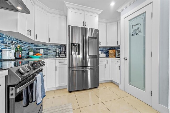 Building Photo - 4121 Eastridge Cir