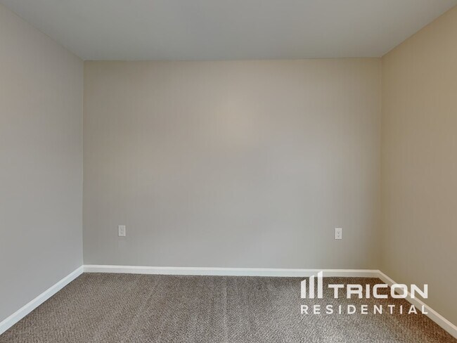 Building Photo - 3266 Runneymede Street SW
