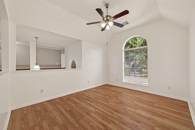 Building Photo - 16315 April Ridge Dr