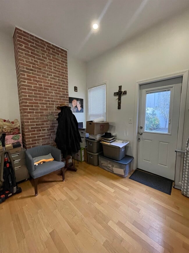 Building Photo - 265-267 Cambridge Ave