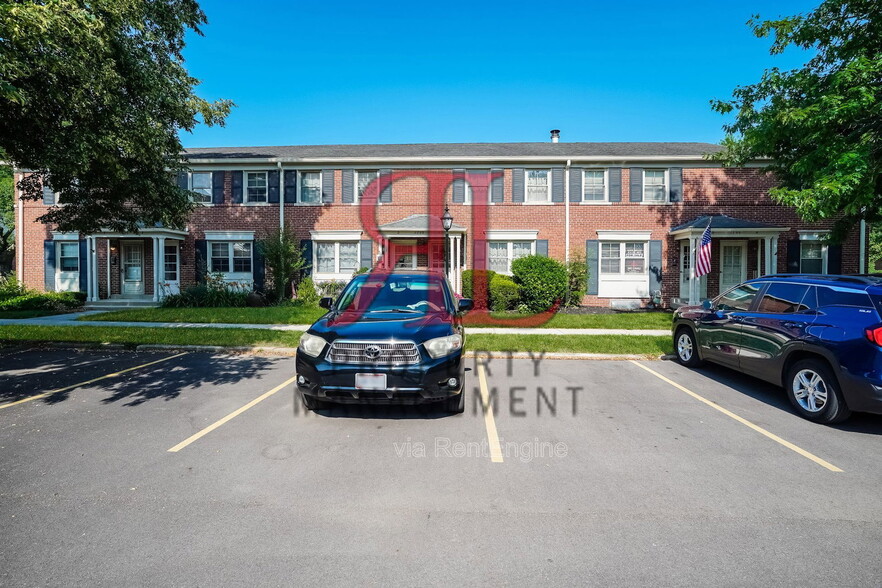 Building Photo - 1799 Kings Ct
