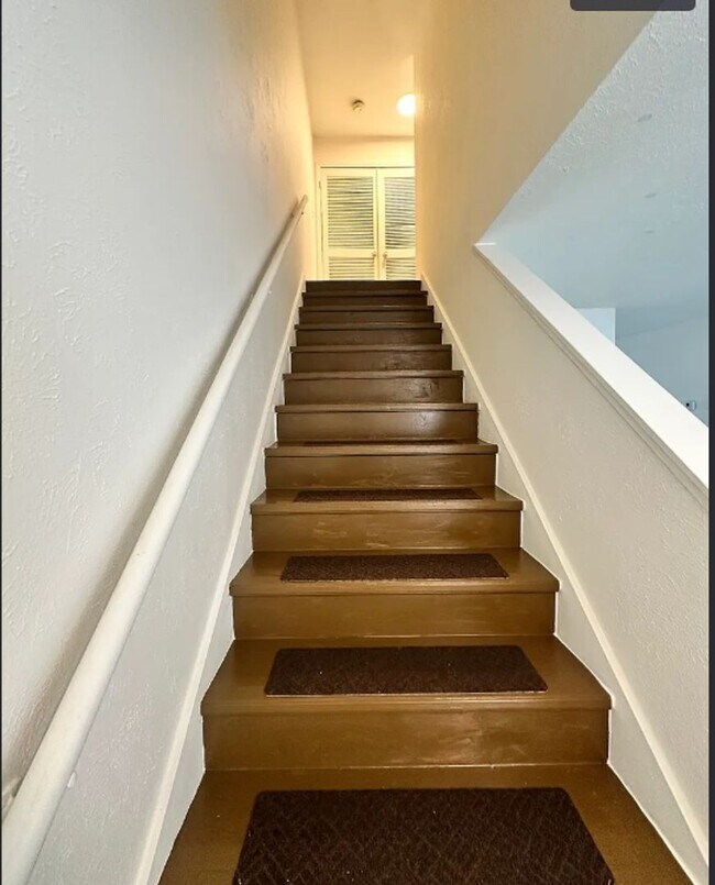 Building Photo - Beautifully Renovated 2-Bedroom, 1.5-Bathr...