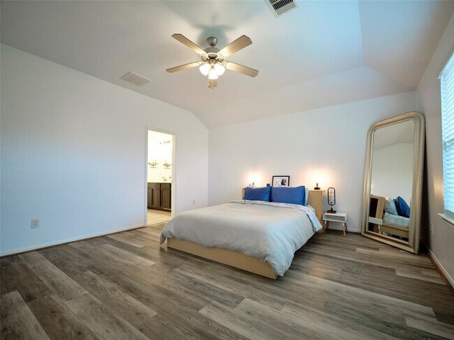 Building Photo - 12629 Pirate Bend Dr