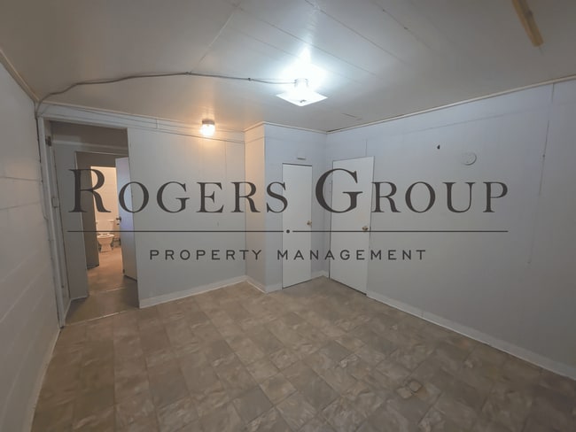 Building Photo - 725 Epsom Rd