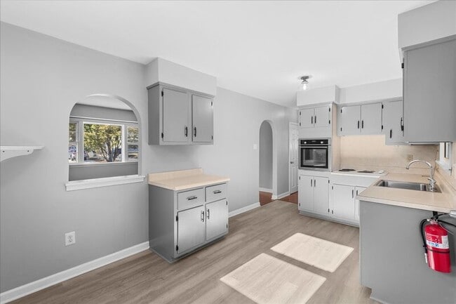 Building Photo - 128 E Military Dr