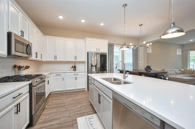 Building Photo - 17026 Canosa Dr