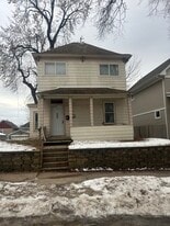 Building Photo - 690 York Ave