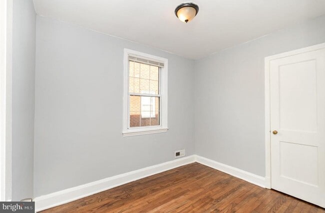 Building Photo - 218 Maryland Ave