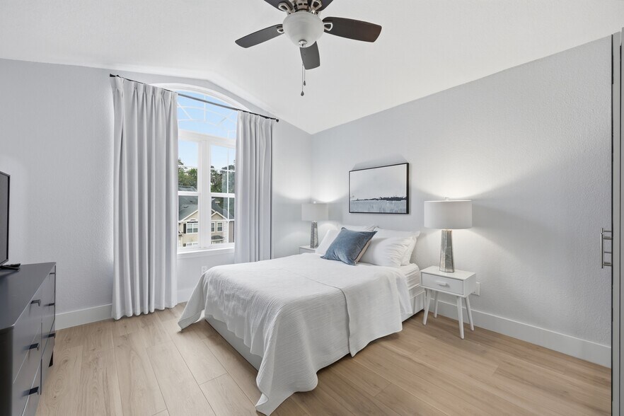 Building Photo - 13810 Sutton Park Dr N