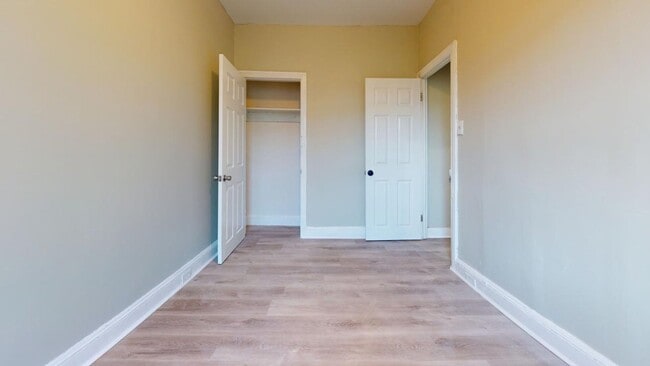Building Photo - Contemporary 2 Bedroom Townhome w/ Updated Kitchen & Washer/dryer