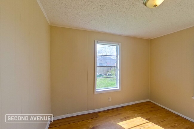 Building Photo - LIMITED TIME: $725 off second month’s rent...