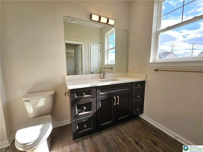 Building Photo - 430 Cambria St